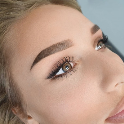 HOW TO CREATE THE PERFECT OMBRÉ BROWS FOR THE PARTY SEASON